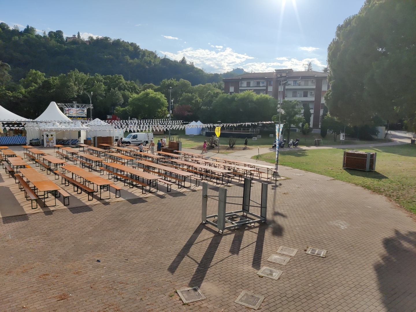 foto di una festa all'aperto